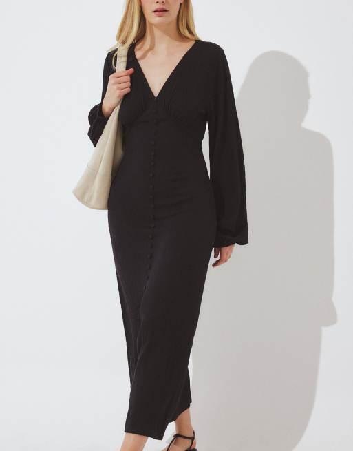 NA-KD – Maxikleid in Schwarz mit Ballonärmeln und Knopfleiste, 2 von 5