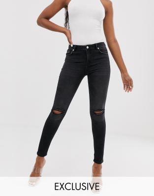 grey distressed skinny jeans