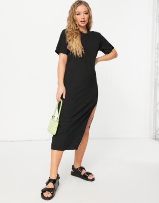NA-KD – Midi-T-Shirt-Kleid mit seitlichem Schlitz in Schwarz | ASOS