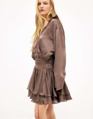 Mini-Hemdkleid mit geraffter Taille in Braun Braun 34