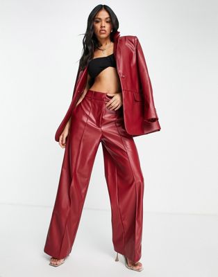 Femme NA-KD - Pantalon d'ensemble large en imitation cuir - Rouge