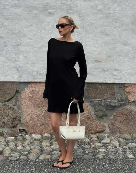 NA-KD Pleated mini dress in black - view 1