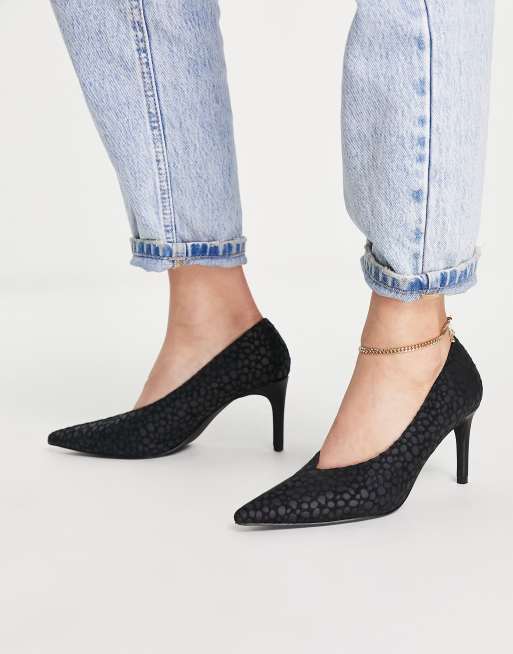 V shop cut heels