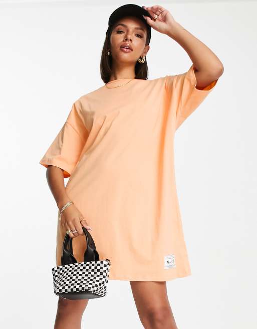 NA-KD – Pomarańczowa sukienka t-shirtowa mini, 4 z 4