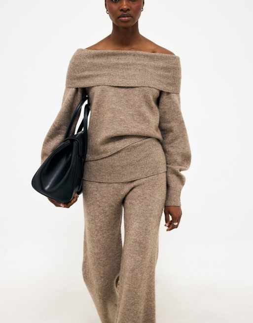 NA-KD pull en maille à épaules dénudées et revers couleur nougat chiné, 3 de 3
