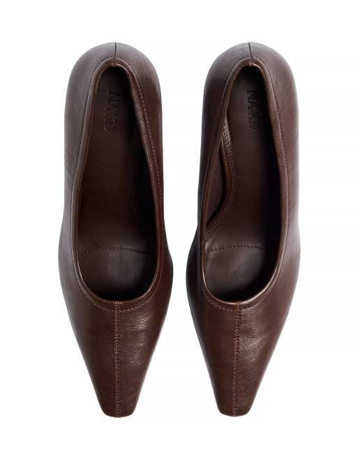 NA-KD Pumps mit schmaler Spitze in Braun, 3 von 5