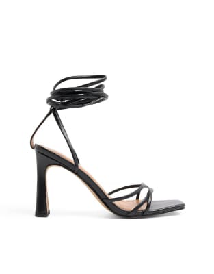 Riemchensandalen mit Absatz und eckiger Zehenpartie in Schwarz Schwarz 37