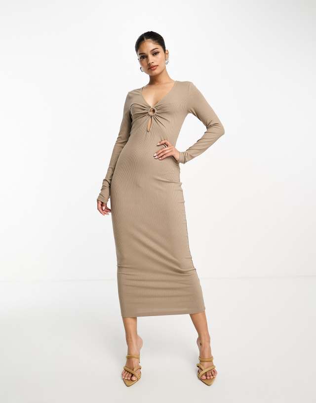 NA-KD - ring detail cut out midi dress in beige