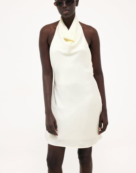 NA-KD - Robe courte drapée en satin à dos nu - Crème - view 1