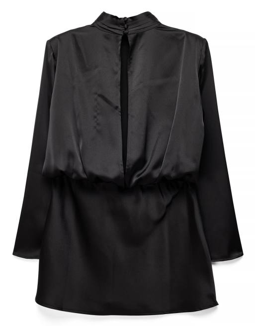 NA-KD robe courte en satin avec détail au dos noire, 5 de 5