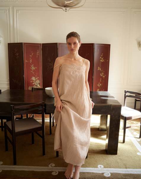 NA-KD robe longue à détails en dentelle froissée beige - view 1
