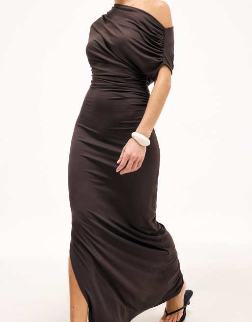 NA-KD - Robe longue drapée en tissu doux - Marron foncé, 3 de 5
