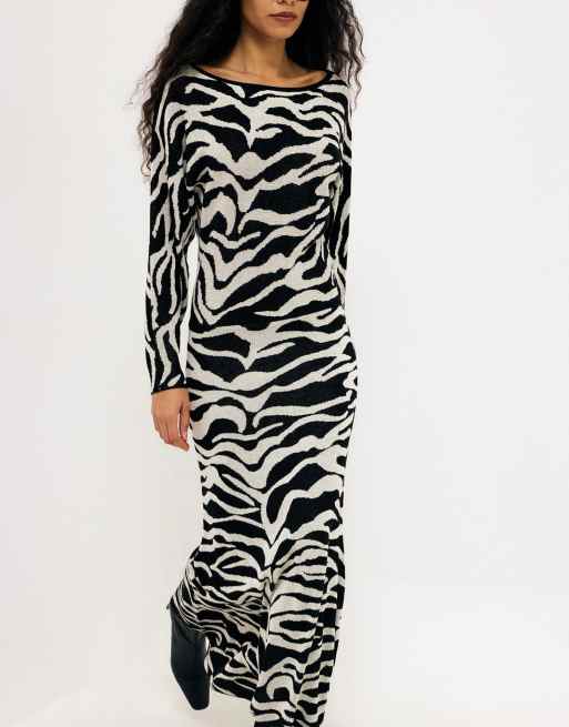 NA-KD robe longue en maille jacquard à manches chauve-souris imprimé zébré, 3 de 3