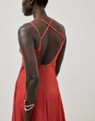 NA-KD - Robe mi-longue en mousseline à bretelles - Rouge rustique