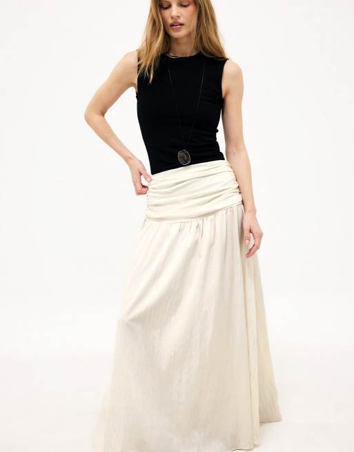 NA-KD Ruched waist maxi skirt in cream, 2 of 5