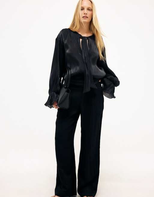 NA-KD Ruched waist ruffle blouse in black, 4 of 4