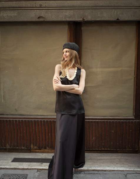 NA-KD Satin-Maxirock in Schwarz - view 1