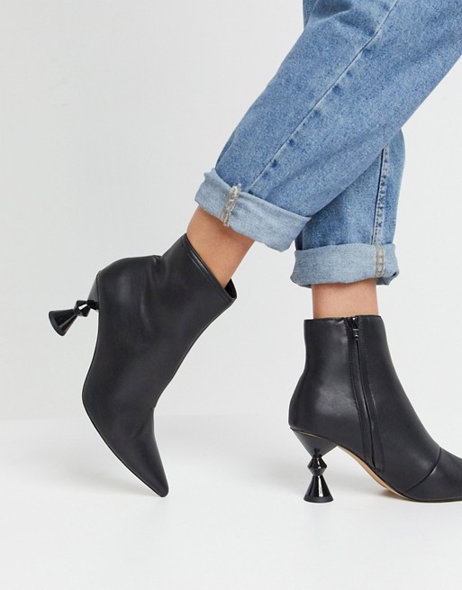 NA-KD sculptured heel boots in black
