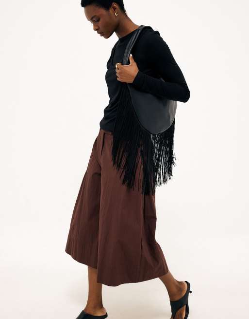 NA-KD Shorts mit niedriger Taille und Oversize-Passform in Dunkelbraun, 3 von 5
