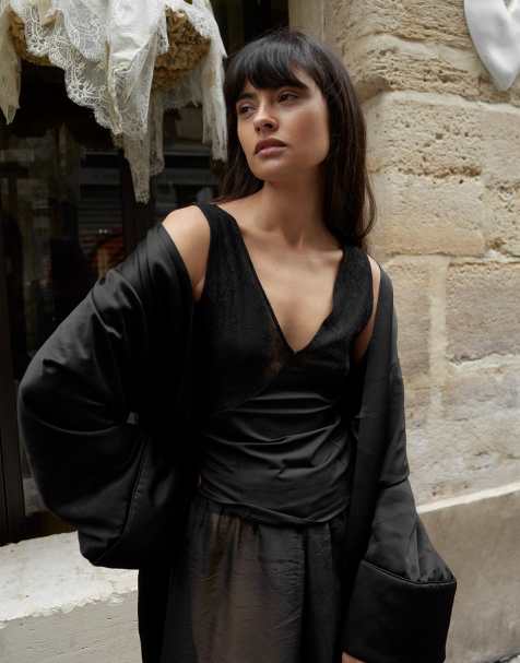 NA-KD Singlet mit Spitzendetail in Schwarz - view 1
