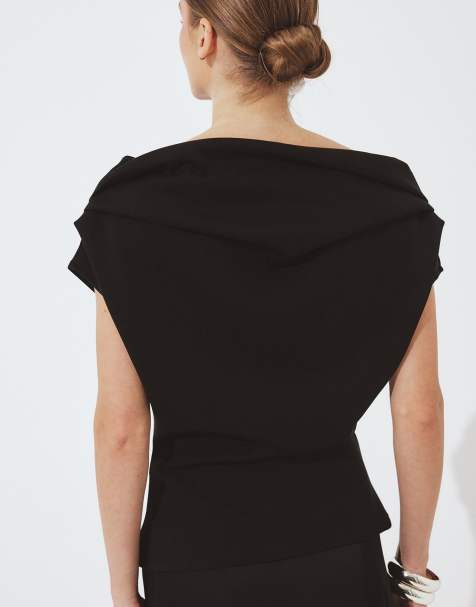 NA-KD skulpturales Top in Schwarz - view 1