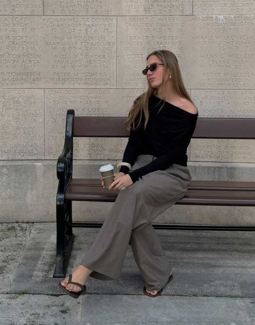 NA-KD Soft line long sleeve draped top in black, 4 of 5