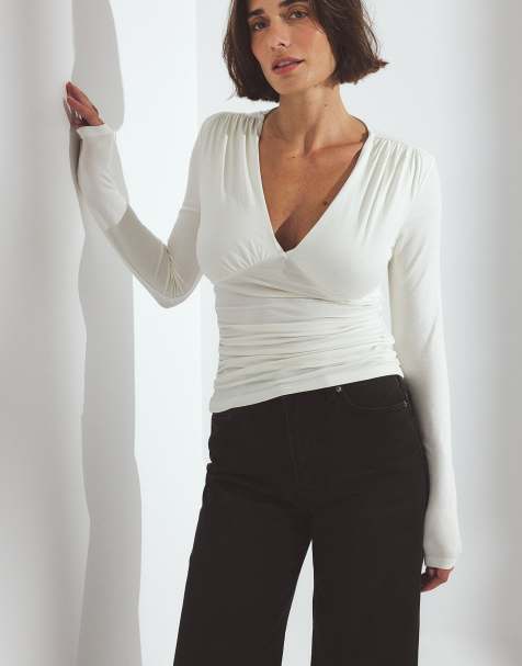 NA-KD Soft line v-neck rouched top in white