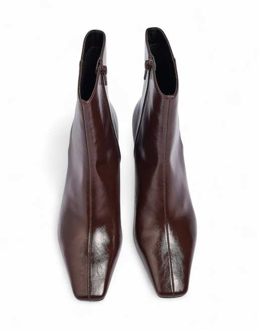 NA-KD Stiefeletten mit eckiger Spitze in Braun, 3 von 4