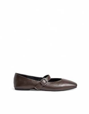  Strap detail ballerinas 