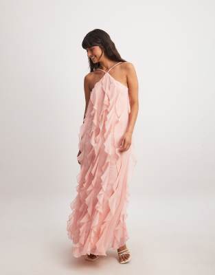 NA-KD - Strukturiertes Chiffon-Maxikleid in Rosa mit Rüschen