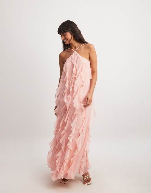 NA-KD – Strukturiertes Chiffon-Maxikleid in Rosa mit Rüschen