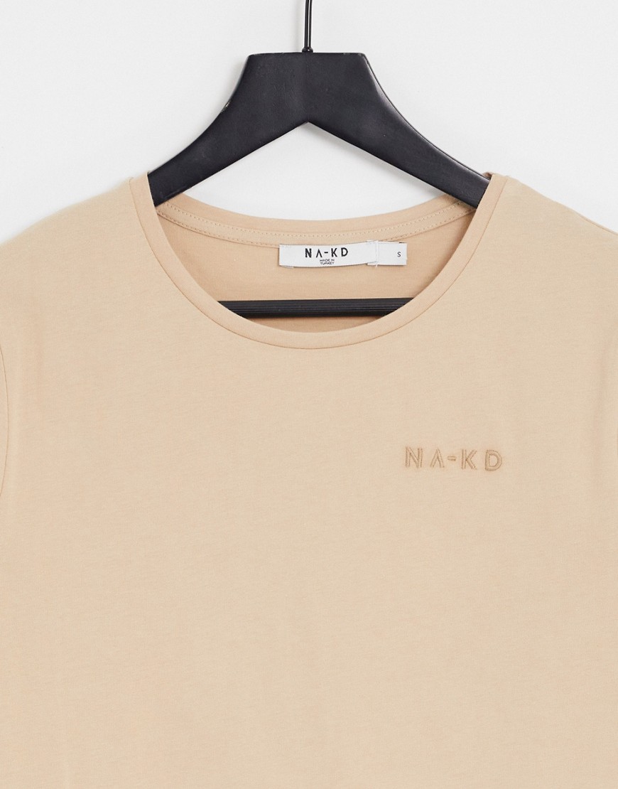 T-shirt oversize in cotone beige con stampa del logo - BEIGE-Neutro - NA-KD T-shirt donna  - immagine3