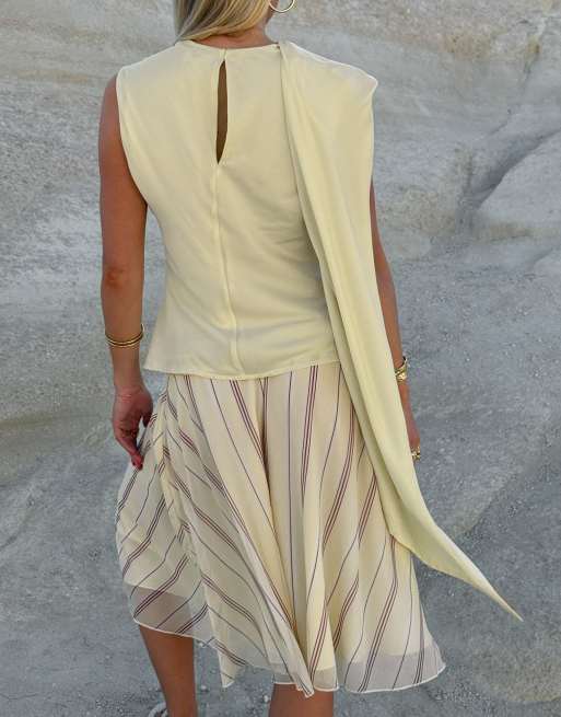 NA-KD top drapé avec détail écharpe en jaune clair, 2 de 5