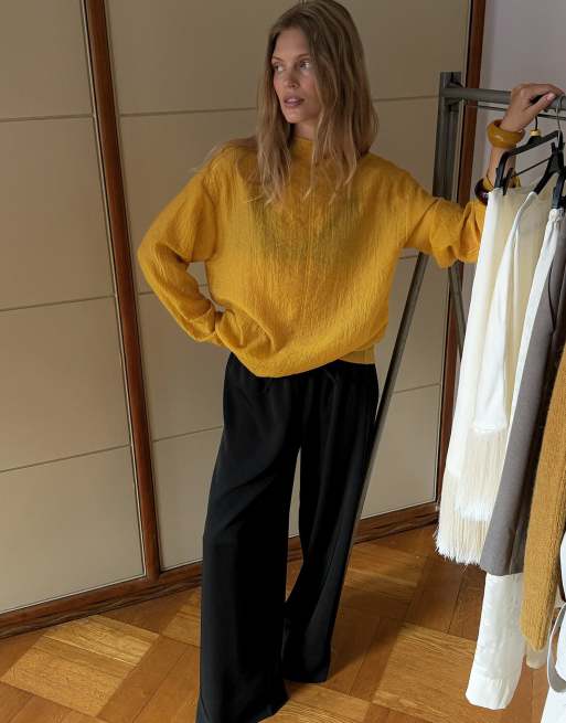 NA-KD Top mit Stehkragen, Nahtdetails und Crinkle-Struktur in Senfgelb, 3 von 5
