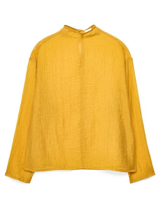 NA-KD Top mit Stehkragen, Nahtdetails und Crinkle-Struktur in Senfgelb, 4 von 5