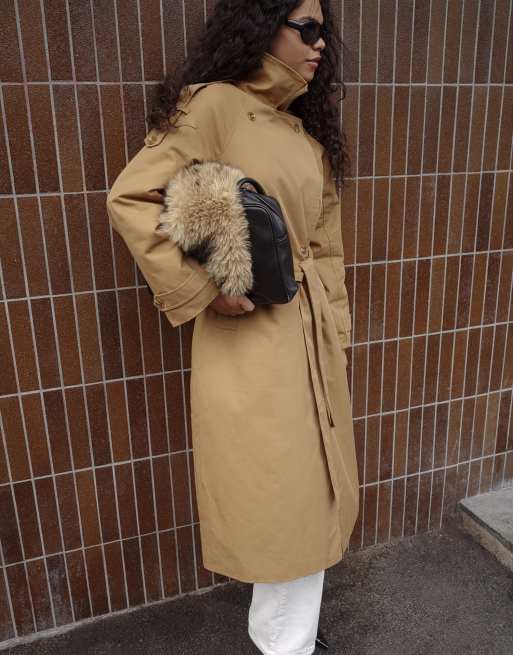 NA-KD Trenchcoat mit Kunstfell-Details in Beige, 4 von 5