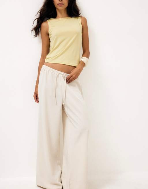 NA-KD Twist back top in yellow, 3 of 5