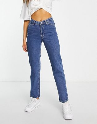 NA-KD v-shaped waist straight denim jeans in mid blue