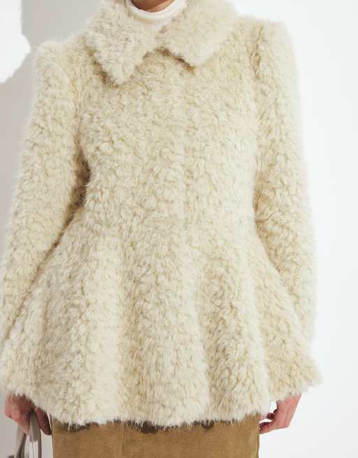 NA-KD veste à manches arrondies en faux-fur beige, 2 de 5