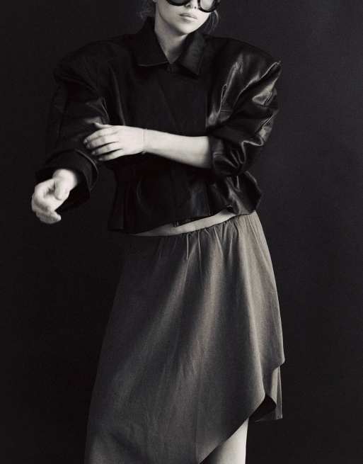 NA-KD veste noire avec détail ceinturé, 5 de 5