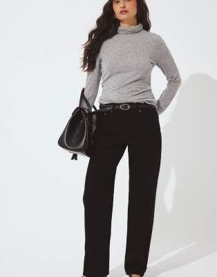 Way - Gerade geschnittene Jeans in Schwarz mit mittelhohem Bund Schwarz 34