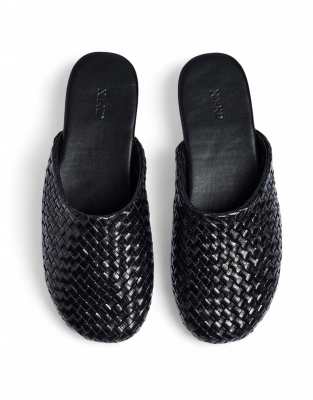  Woven leather sliders 