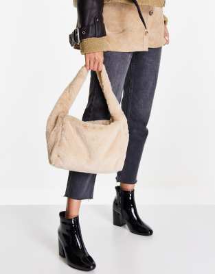 NA-KD X Anna Briand - Sac porté épaule en fausse fourrure - Beige 