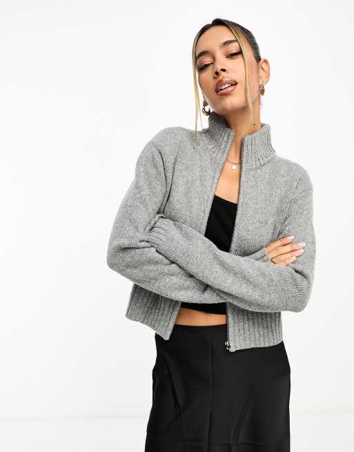 NA-KD x Chloe Monchamp – Pullover in Grau mit Reißverschluss