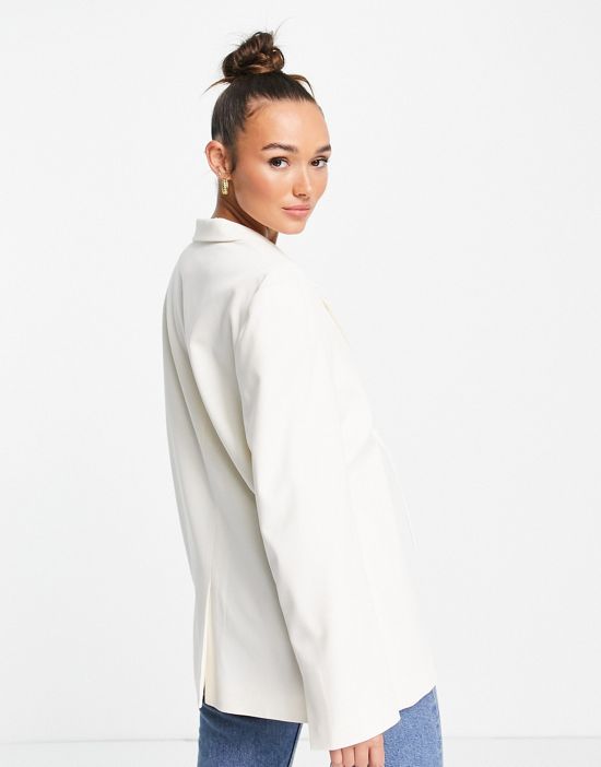 https://images.asos-media.com/products/na-kd-x-elin-warnqvist-strap-detail-blazer-in-off-white/202844110-2?$n_550w$&wid=550&fit=constrain