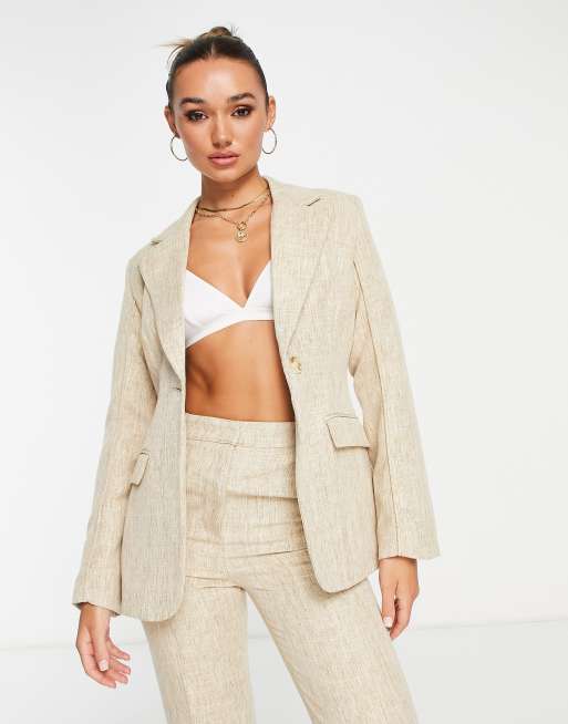 NA-KD X Femmeblk - Blazer aderente beige in coordinato
