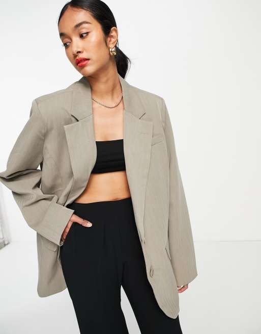 NA-KD X Josefine HJ - Oversized dad-blazer i mørk beige