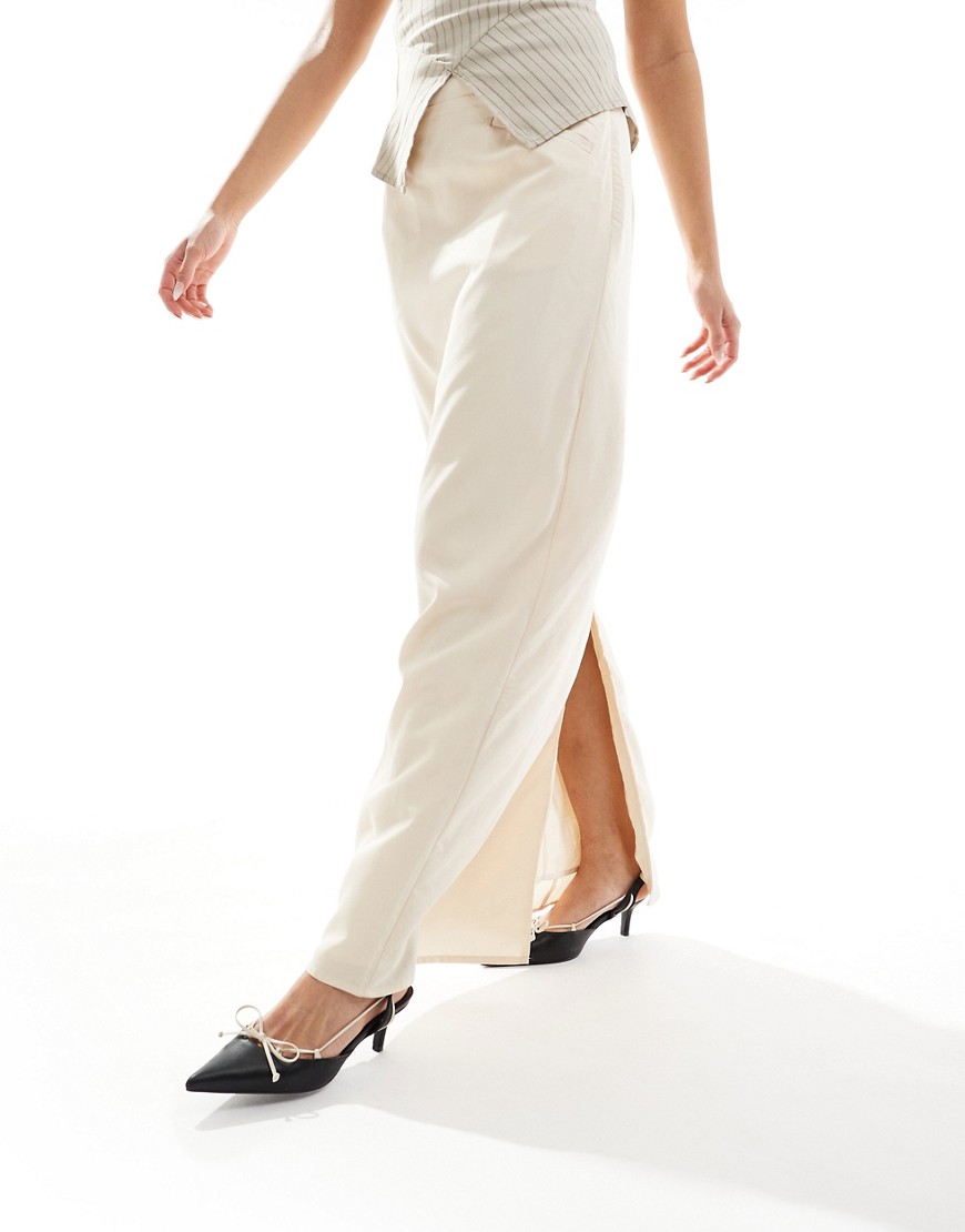 Na-kd X Laura Jade Stone Maxi Skirt With Front Pockets And Back Slit Detail In Beige-neutral