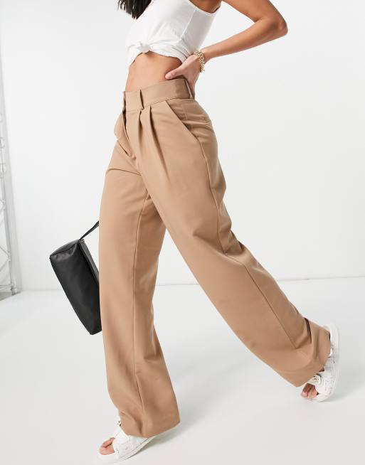 Na-KD x Lisa Marie Schiffner - Pantaloni a fondo ampio con pieghe beige in coordinato