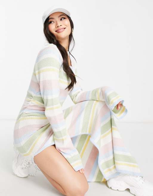 NA-KD x Lovisa Wallin - Vestito lungo in maglia a righe arcobaleno con spacco, 3 di 4